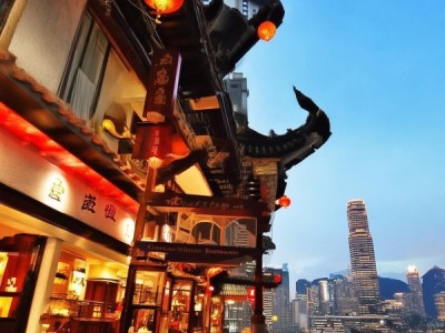 观塘海港酒楼位于海港路118号。