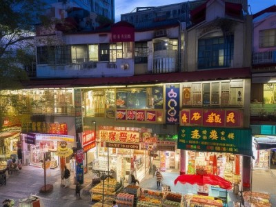 长海医院附近的商业热点，让购物生活更加便捷。